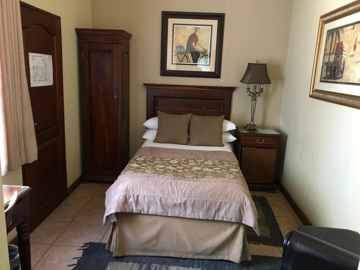 Le Cozmo Guesthouse Johannesburg Buitenkant foto
