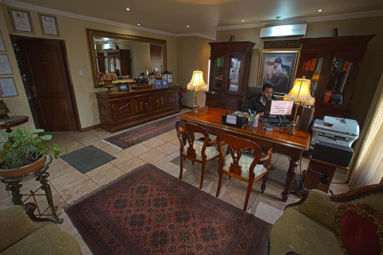 Le Cozmo Guesthouse Johannesburg Buitenkant foto