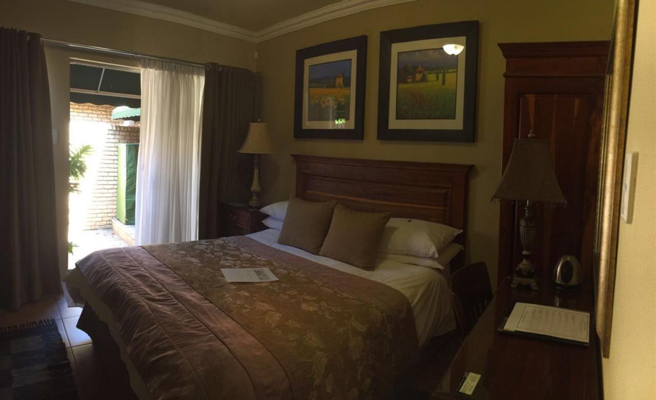 Le Cozmo Guesthouse Johannesburg Buitenkant foto